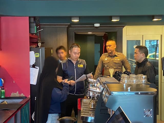 ตำรวจสอบสวนกลาง (CIB) ทลายคอกม้าพูลวิลล่า รวบทีมการเงินแก๊งสแกมเมอร์ ความเสียหายกว่า 30 ล้านบาท